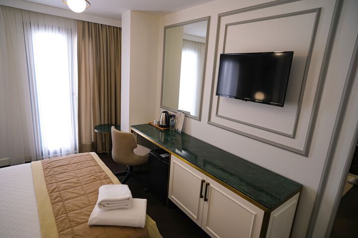 Room 29 of 86
