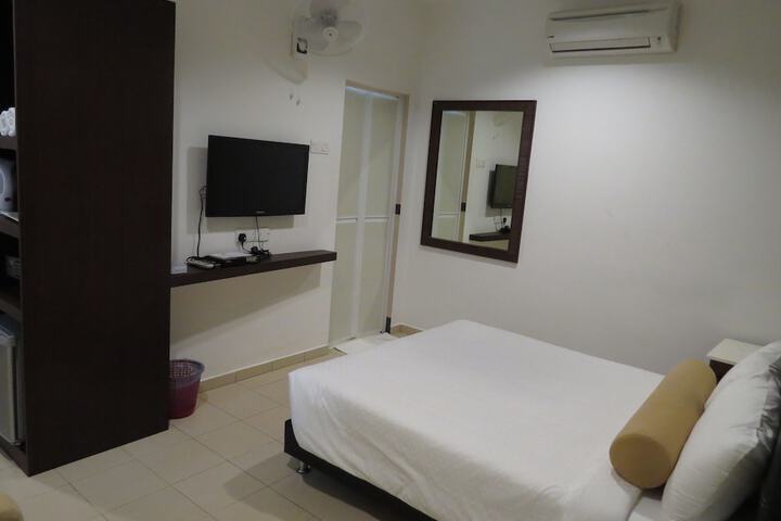 Room 14 of 25