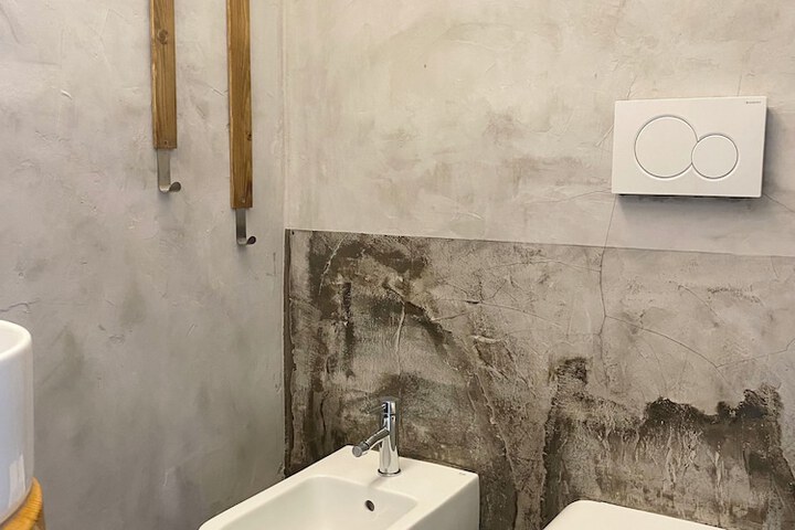 Room 65 of 104