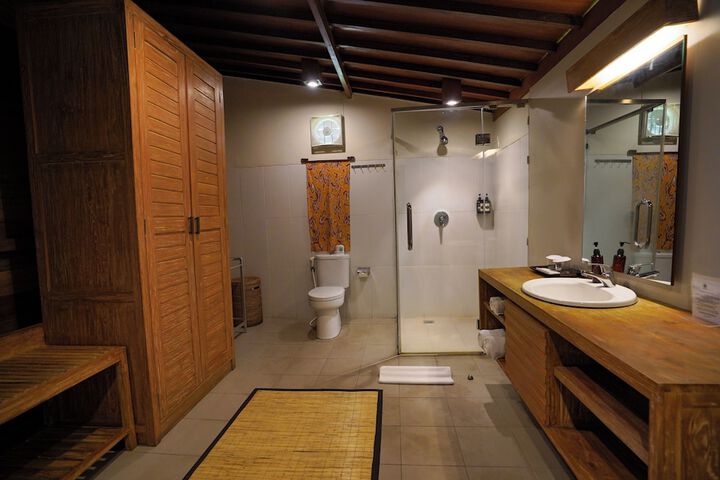 Room 42 of 73