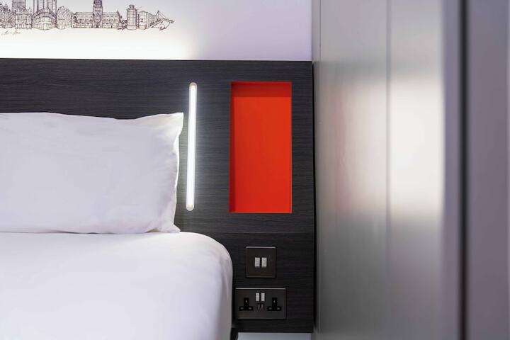 Room 54 of 105