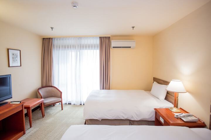 Room 34 of 203