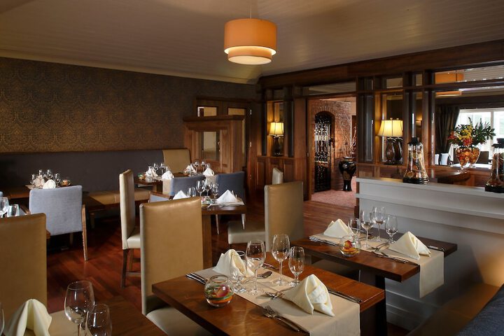 Dining 34 of 61