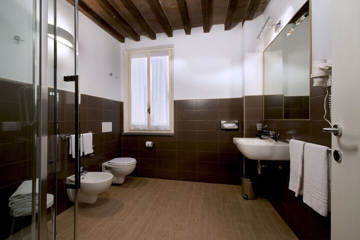 Room 20 of 36
