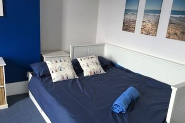 Room 9 of 28