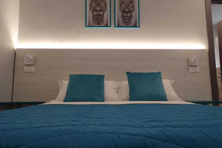 Room 21 of 105