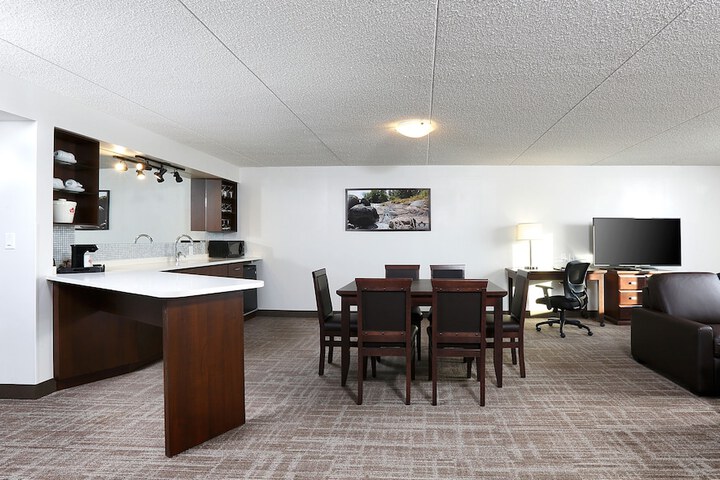 Room 14 of 33