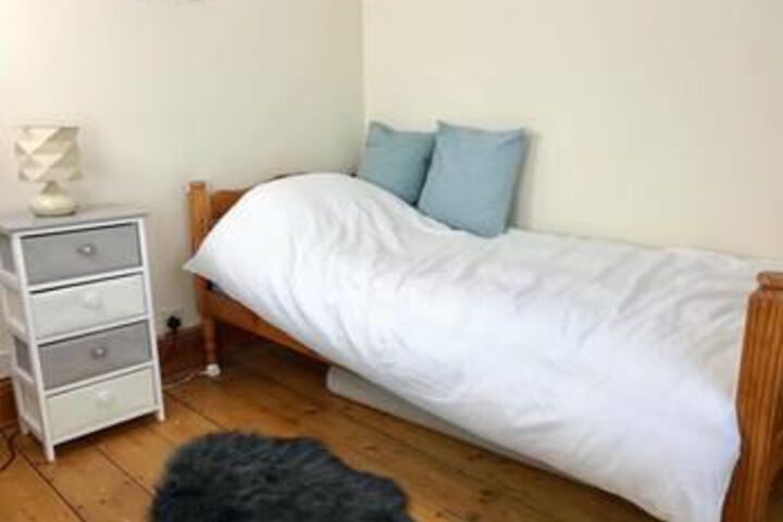 Room 14 of 33