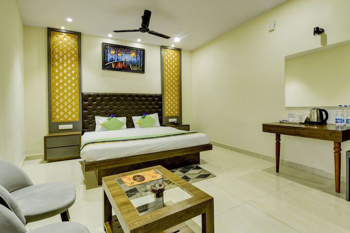 Room 9 of 53
