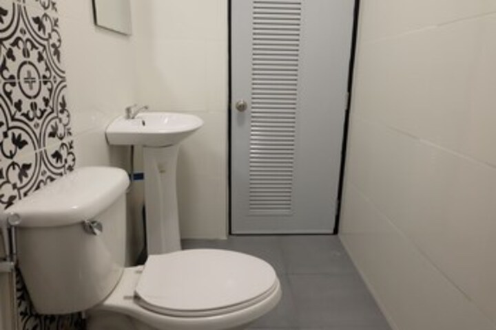 Room 6 of 23