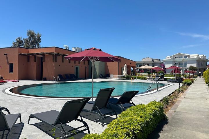 Hotel Pool