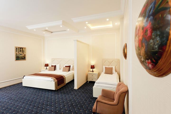 Room 6 of 32