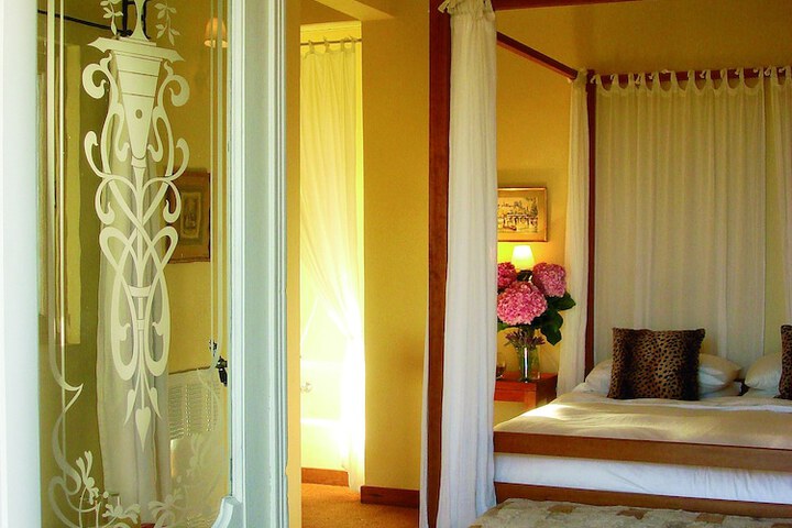 Room 6 of 48