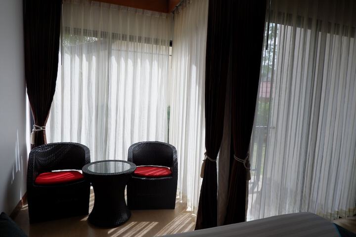 Room 27 of 78