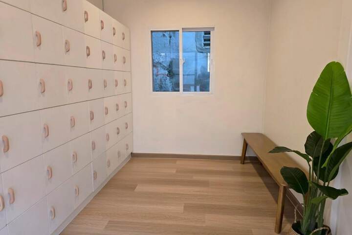 Room 48 of 86