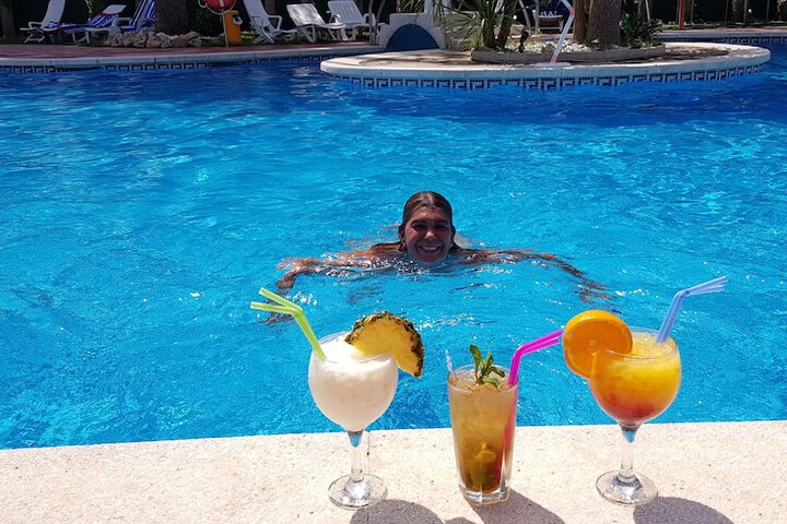 Pool Hotel