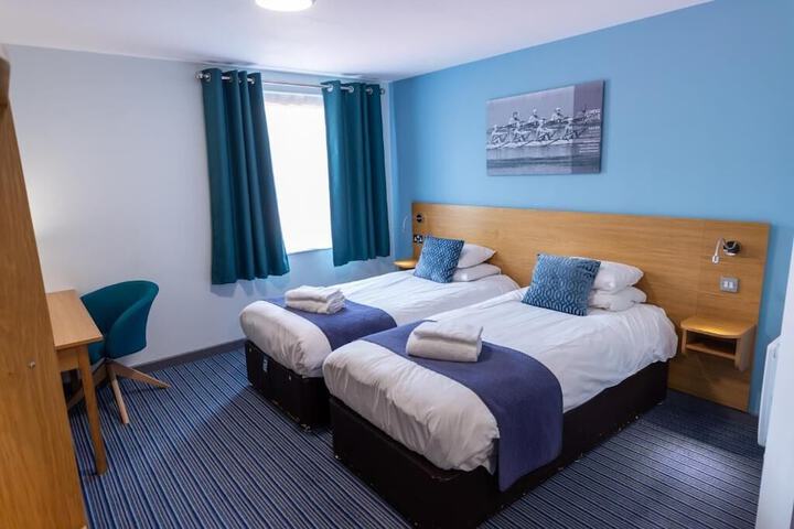Room 2 of 16