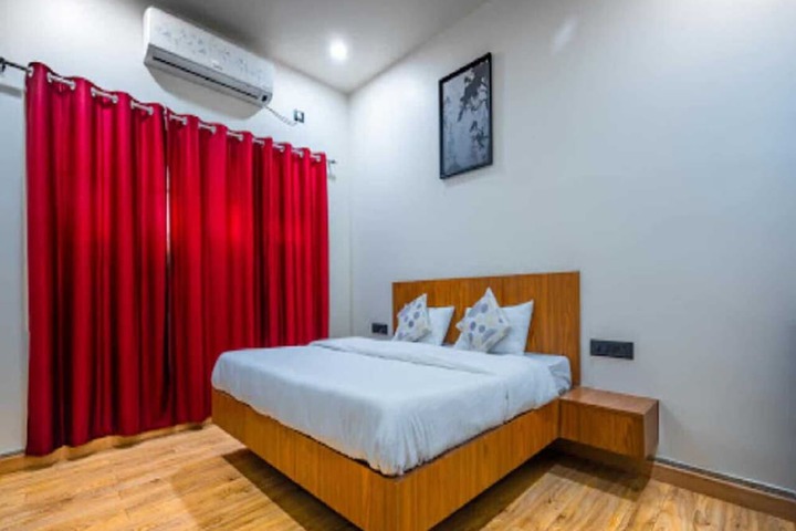 Room 3 of 11