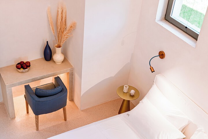 Room 32 of 144