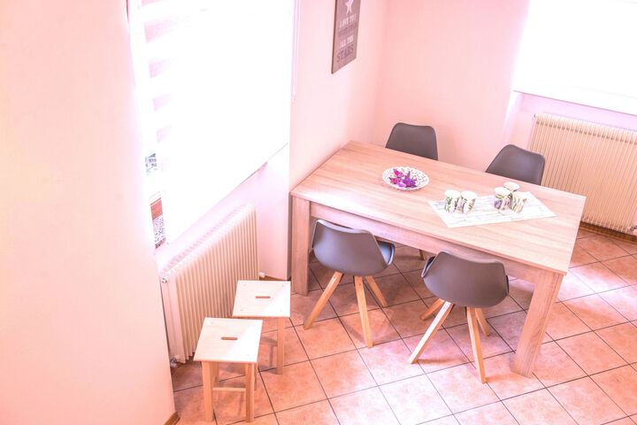 Room 6 of 14