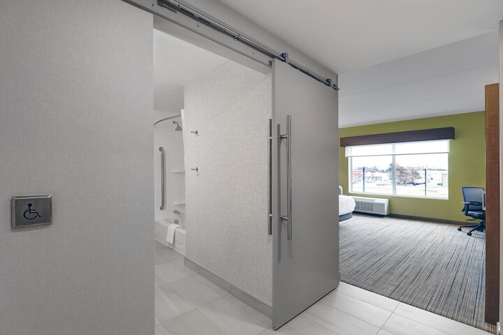 1 King Bed Accessible Bathtub Communications (9 of 17)