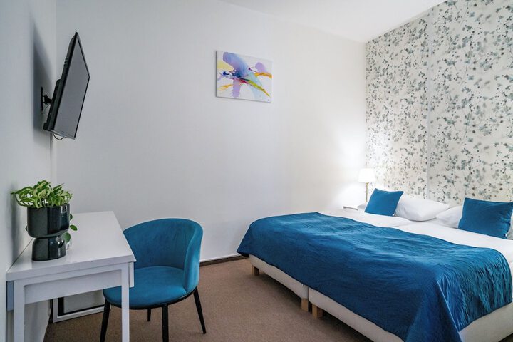 Room 48 of 75