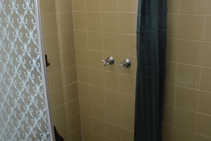 Room 52 of 83