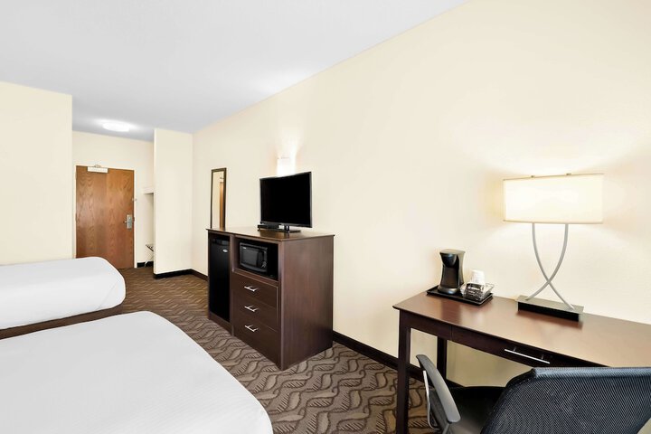 Room 9 of 31