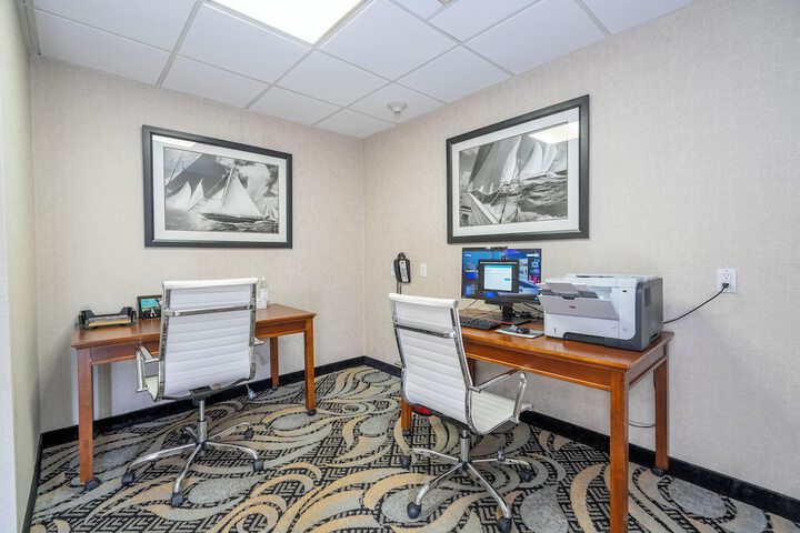 Business Center 87 of 96