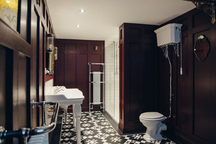 Room 43 of 68