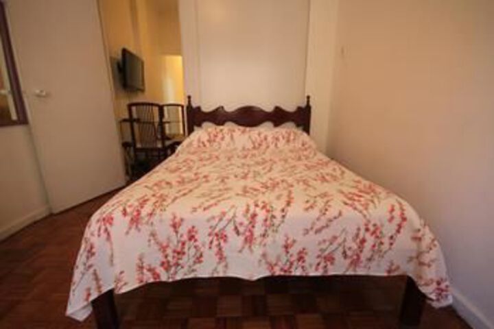 Room 6 of 26