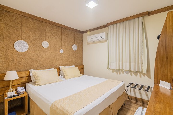 Room 9 of 32