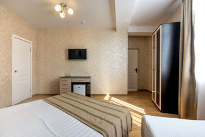 Room 75 of 176