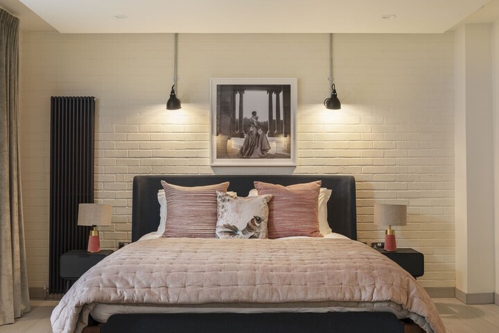 Room 5 of 75