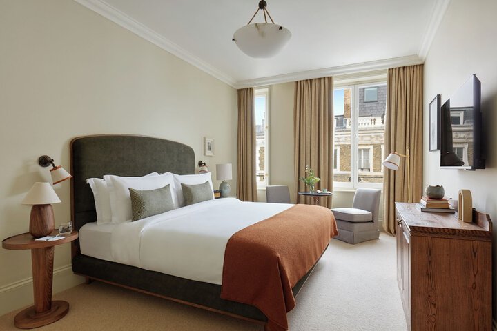Room 25 of 109