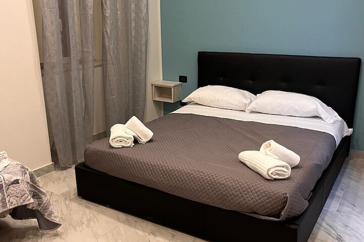 Room 13 of 37
