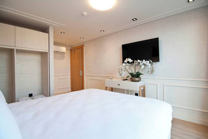 Room 35 of 92