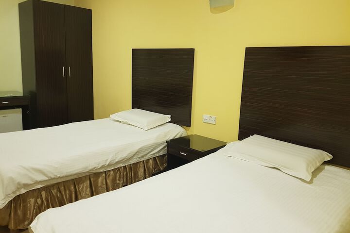 Room 26 of 40