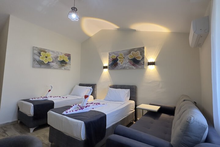 Room 3 of 27