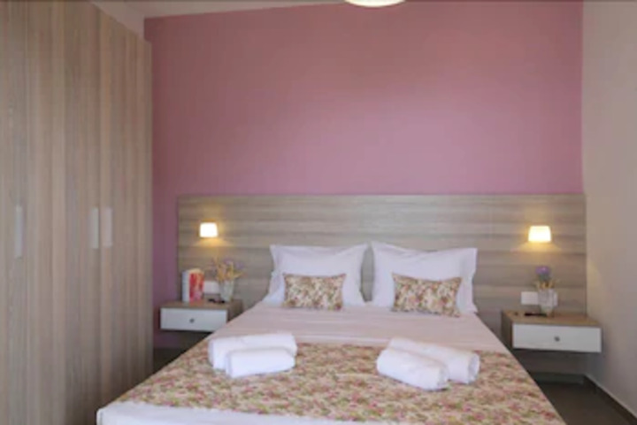 Room 2 of 4