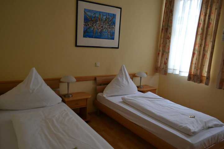 Room 8 of 42