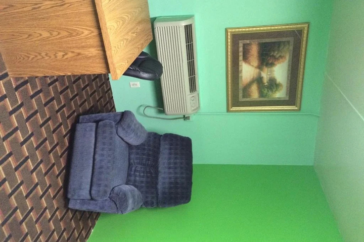 Room 4 of 14