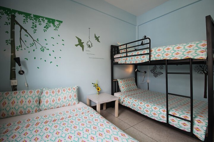 Room 10 of 210