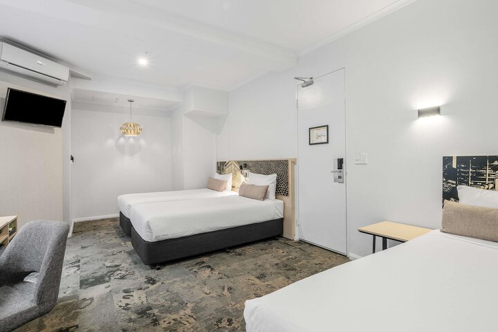 Room 17 of 65