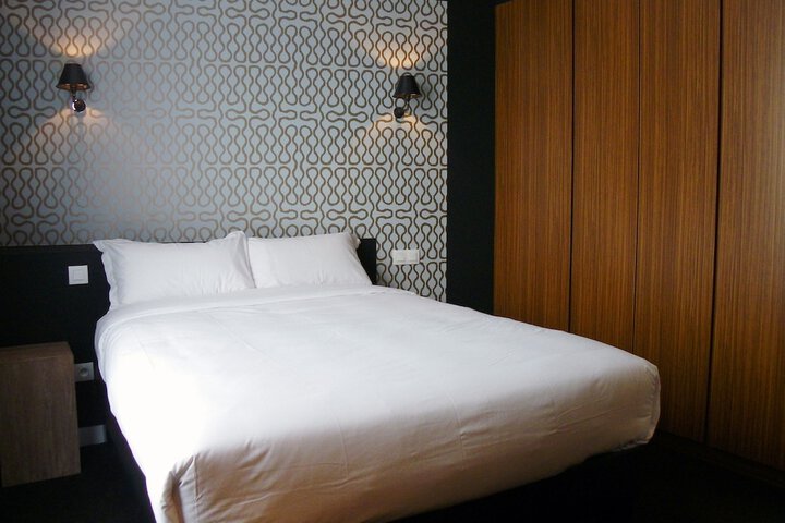 Room 4 of 44