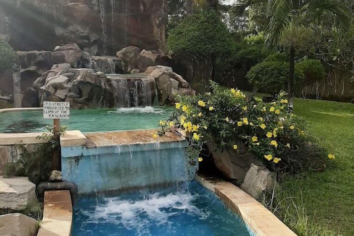 Pool 21 of 30