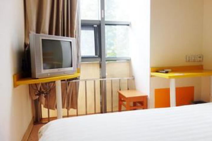 Room 8 of 38