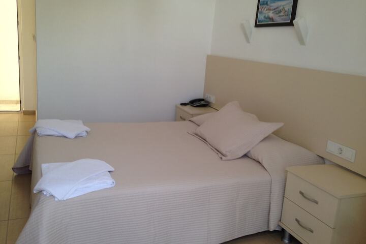 Room 2 of 46