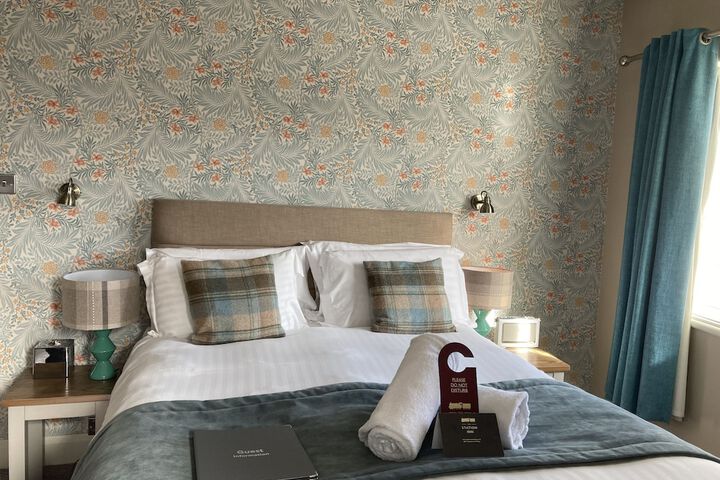 Room 13 of 33