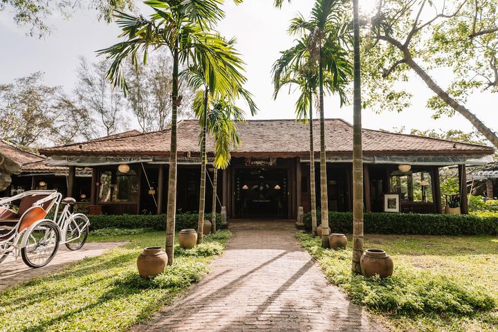 Lobby Entry